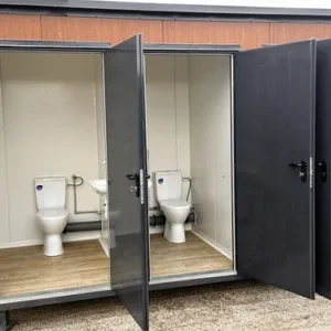 Container Sanitaire Pavillon WC avec Triple Cabine – Image 6