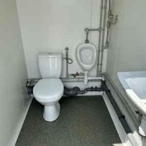 Conteneur Sanitaire avec 3 Cabines – Image 4