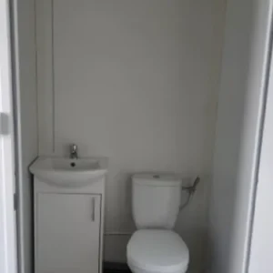 Conteneur social 17m2 + bureau + WC, chêne doré – Image 4